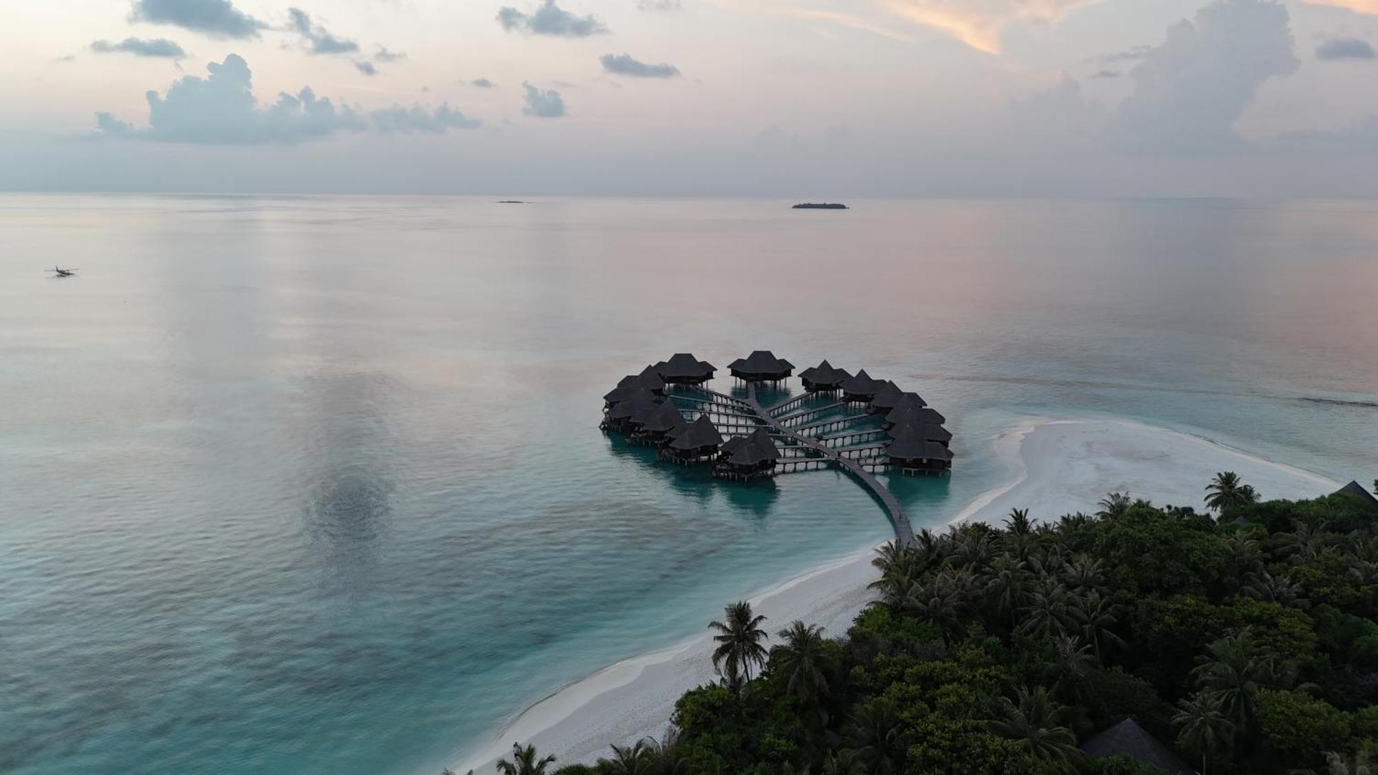 Coco Palm Dhuni Kolhu Hotel Thulhaadhoo Exterior photo