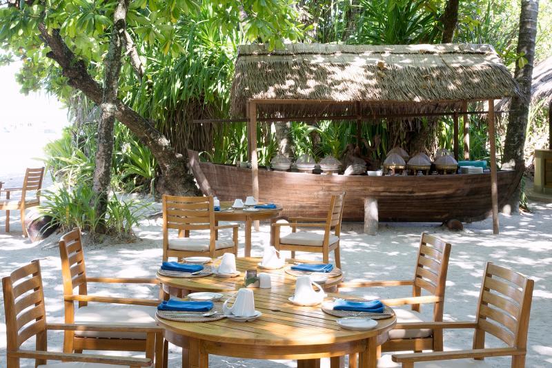 Coco Palm Dhuni Kolhu Hotel Thulhaadhoo Exterior photo